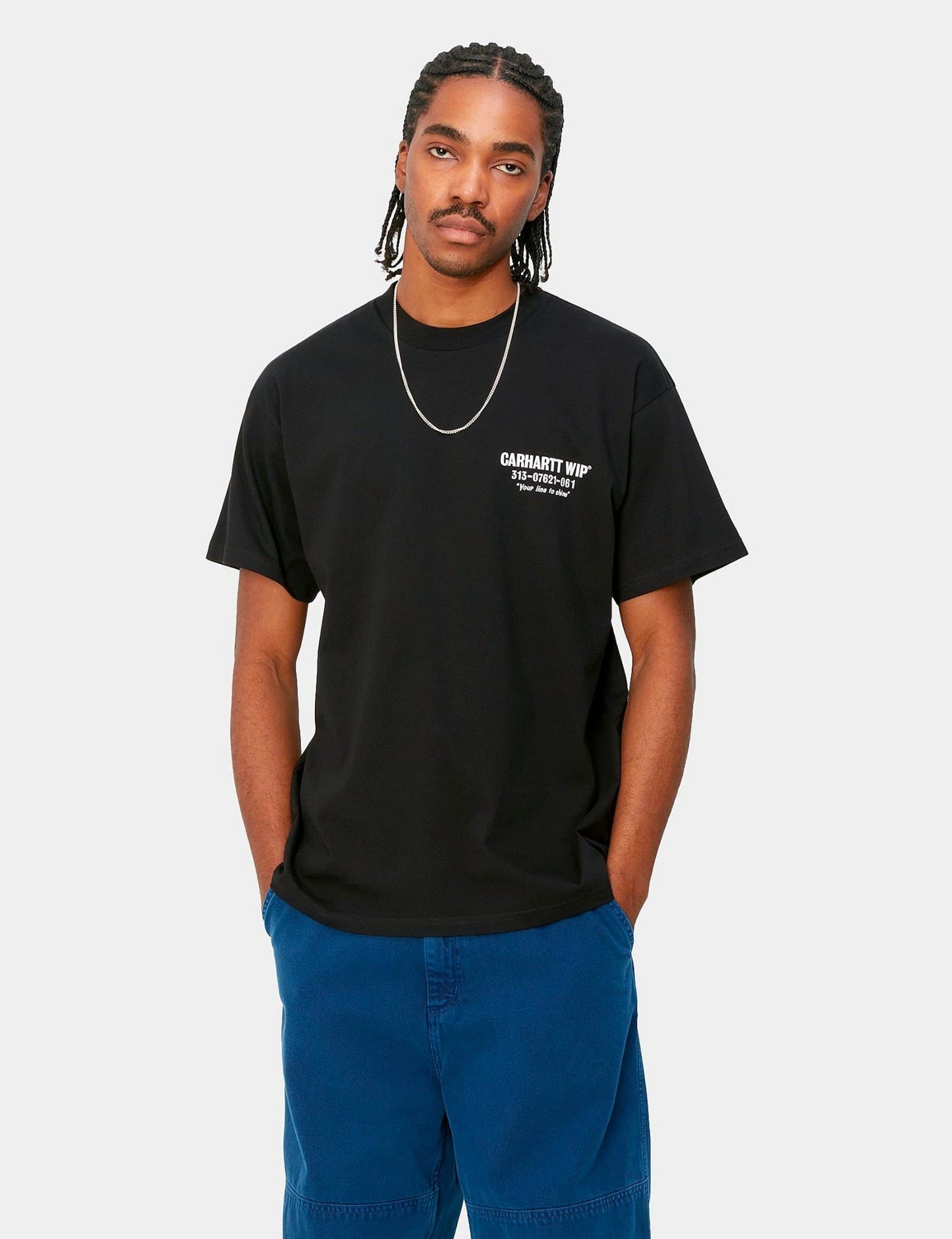 T-Shirt „Less Troubles“ (locker geschnitten) – Weiß/Schwarz